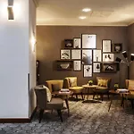 Renaissance Hotel 4*