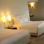 Renaissance מלון 4*