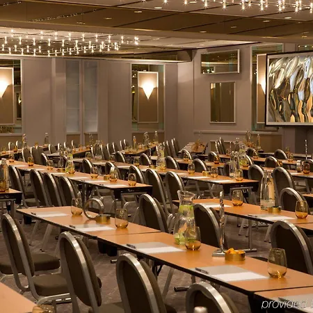 Hotel Renaissance Dusseldorf