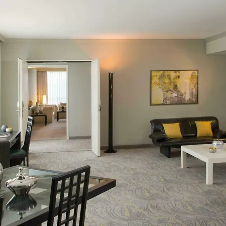 Renaissance 4* Dusseldorf