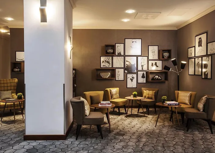 Renaissance Hotel 4*