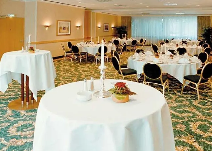 فندق Renaissance 4*