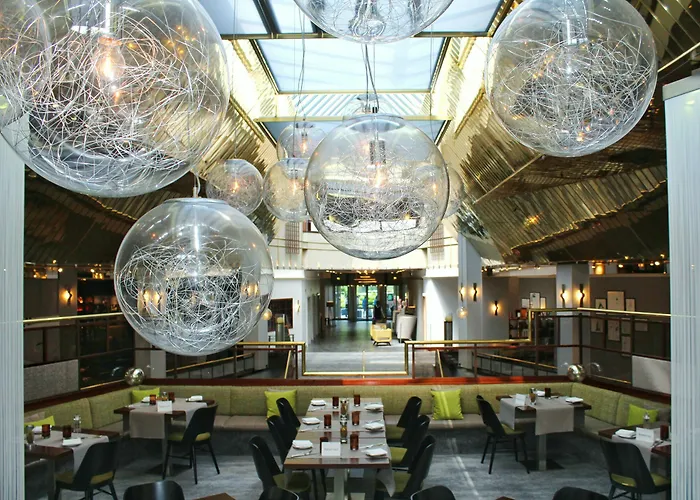 Renaissance Hotel 4*