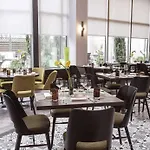 Renaissance Hotel 4*