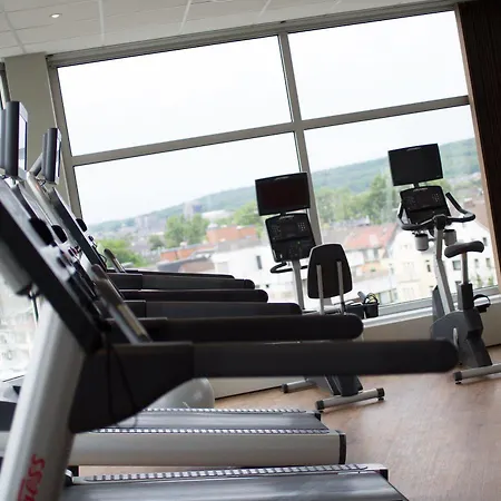 Renaissance Hotel 4*