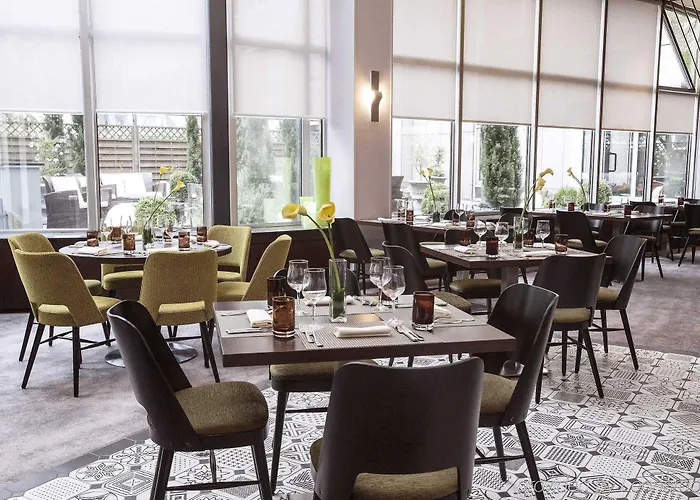 Renaissance Hotel 4*