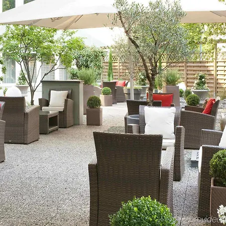 Renaissance ホテル